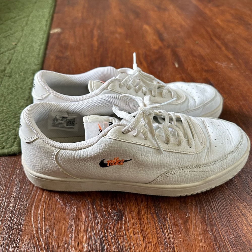 White Nike sneakers. Women’s 9